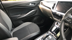 Vauxhall Grandland 1.5 Turbo D SRi 5dr Auto Diesel Hatchback